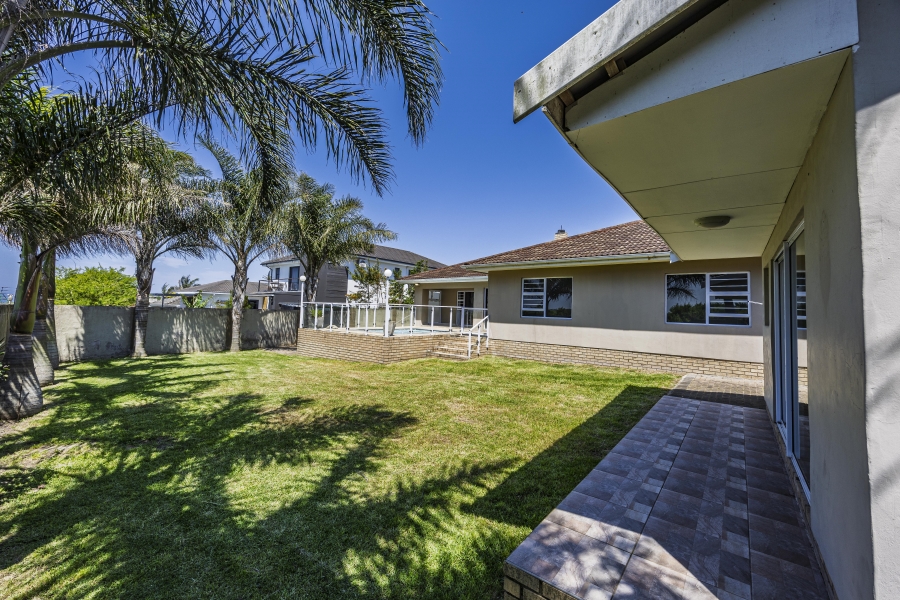 4 Bedroom Property for Sale in Sunrise On Sea Eastern Cape
